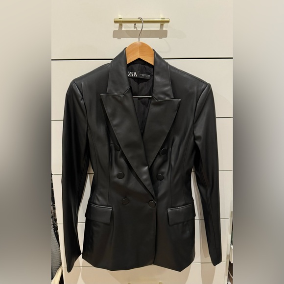 Zara - faux leather - black double breasted blazer - size M - Picture 3 of 4
